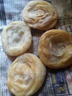 चिरोटे (chirote recipe in marathi) रेसिपी चे मुख्य फोटो