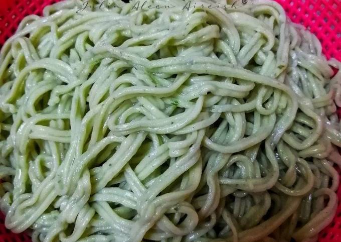 Resipi Mee Bayam Homemade Oleh Julia Aleen Aireish Cookpad