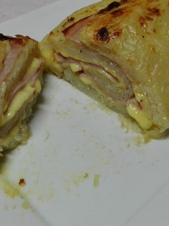 Una foto de Rollo de patata jamón y queso