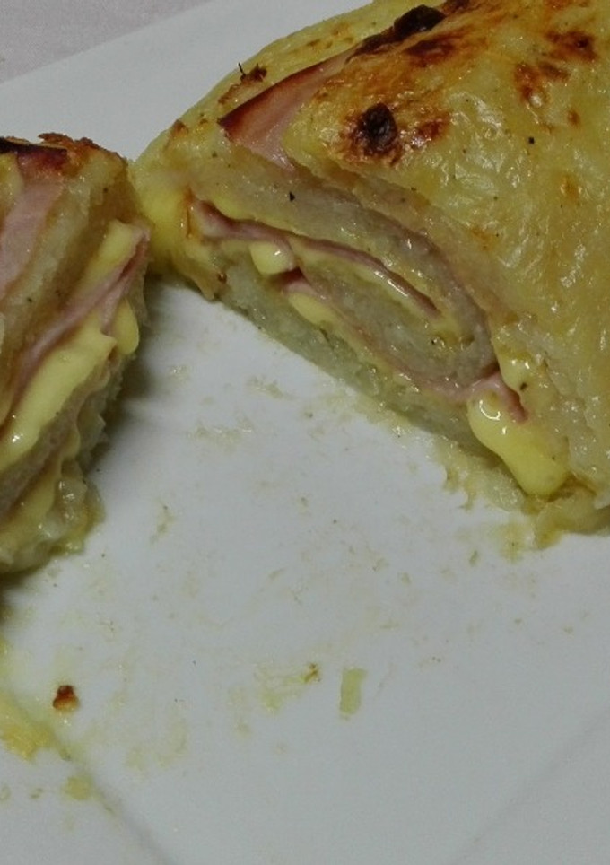 Una foto de Rollo de patata jamón y queso