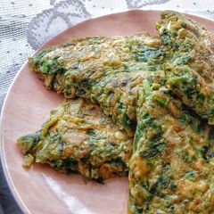 A picture of Chives and Chicken Omelette.