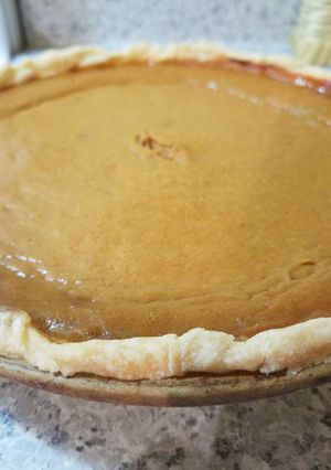 A picture of Mom's pumpkin pie.
