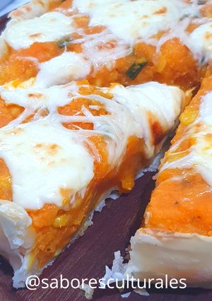 Una foto de 🟠 Tarta de calabaza, choclo y queso 🌽🧀