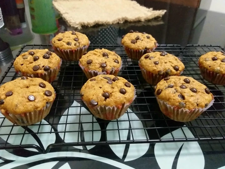 Langkah Gampang Menyiapkan Resep  Banana Muffins yang Menggugah Selera, Lezat