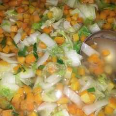 รูปของ Sayur sop apa adanya sambal kecap maknyus
