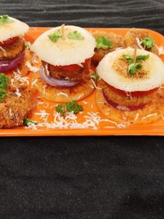 ઈડલી બર્ગર (idali Burger) રેસીપી મુખ્ય ફોટો