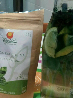 Una foto de Agua aromatizada revitalizante