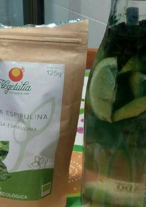 Foto principal de Agua aromatizada revitalizante