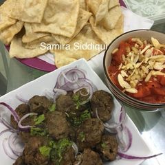 A picture of Gola kabab.