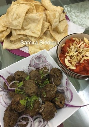 A picture of Gola kabab.
