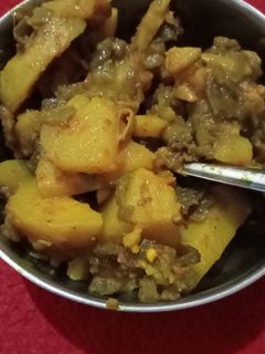 आलू और सेम की फली की सब्जी रेसिपी मुख्य फोटो