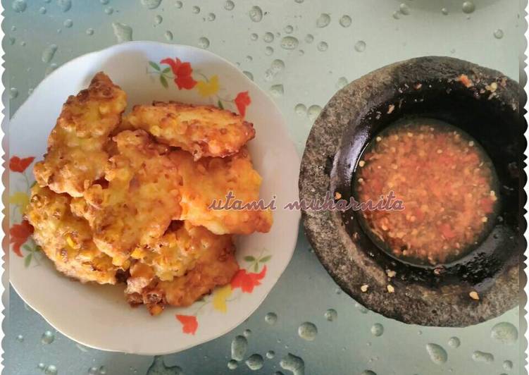 Bakwan Jagung Renyah Sambal Mantap