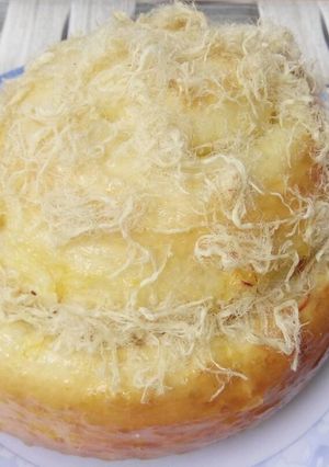 Hình của món Bánh mì cuộn sốt bơ chà bông.