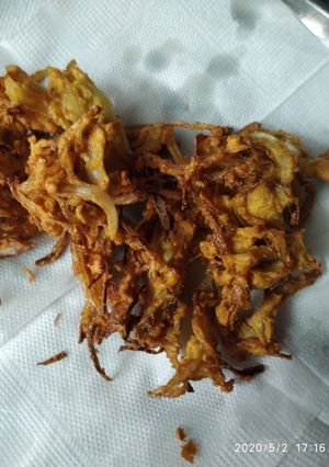 A picture of Onion Pakoda.
