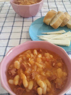 Una foto de Alubias con chorizo (rápidas)