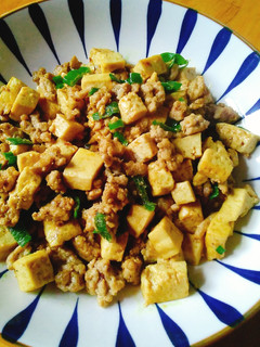 咖哩醬炒豆腐豬肉 的食譜成品照片