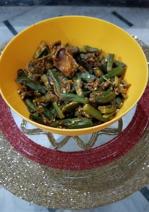 A picture of Achari bhindi.