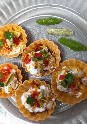 A picture of Chaat basket.