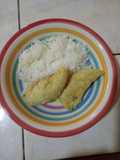 Filetes de pollo frito con arroz