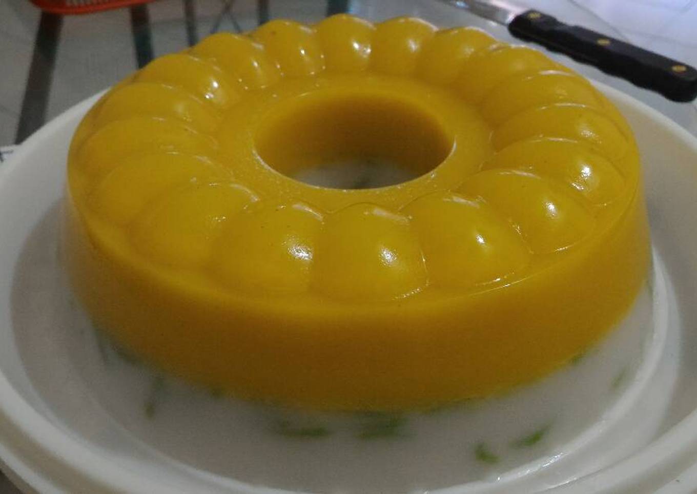Puding labu kuning lapis santan cendol