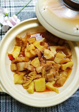 Hình của món Ba rọi kho măng.