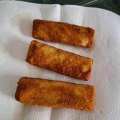 A picture of Pizza Rolls.