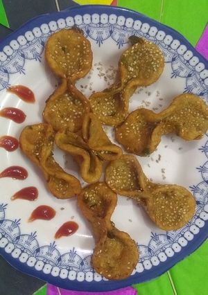 A picture of #Lohari #Cqkतिल बाइट्स.