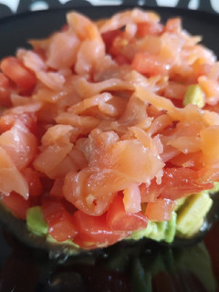 Una foto de Tartar de salmón