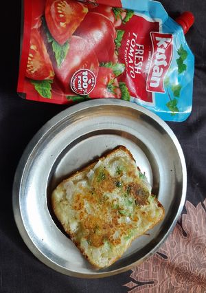 A picture of Pizza on tawa.