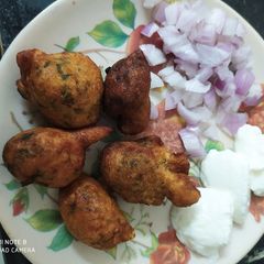 A picture of Dakor's famous gota (Fenugreek leaves gota).