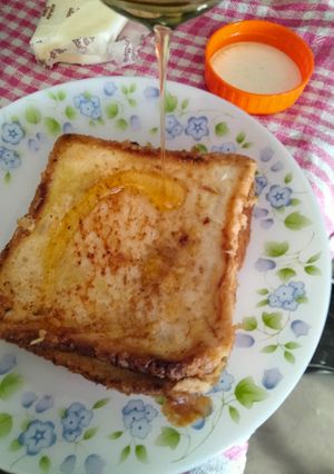 A picture of Bread toast meetha.