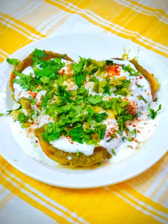 मटर स्टफ टिक्की चाट(matar stuffed tikki chaat recipe in hindi) रेसिपी मुख्य फोटो