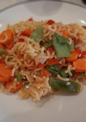 Una foto de Fideos con verduras