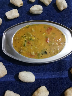 વઘારેલો રોટલો (Vagharelo Rotlo Recipe In Gujarati) રેસીપી મુખ્ય ફોટો