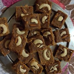 A picture of Coconut Besan Burfi.
