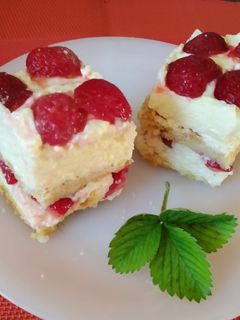 Epres-krémes torta kocka recept fotója