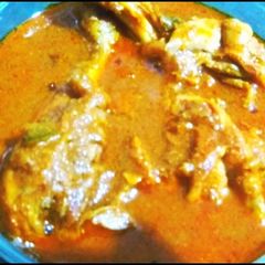 A picture of South Indian style chicken curry.