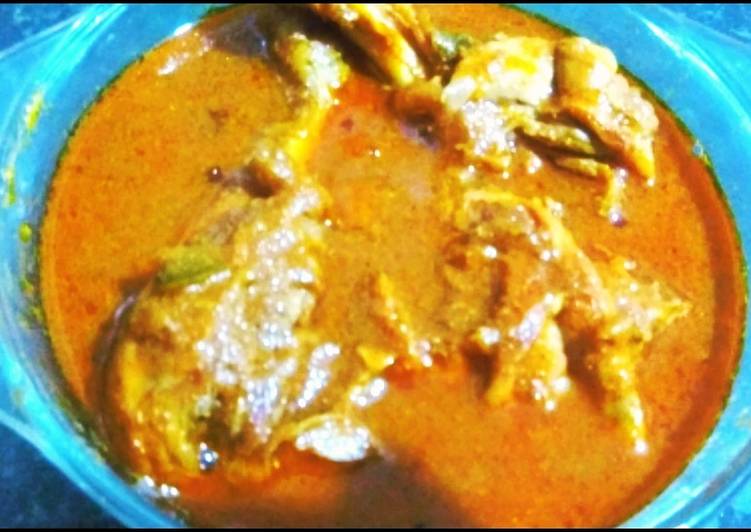 Homemade South Indian style chicken curry