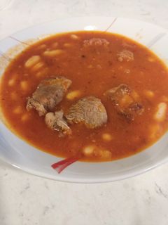 Una foto de Alubias con chorizo dulce y costillas de cerdo