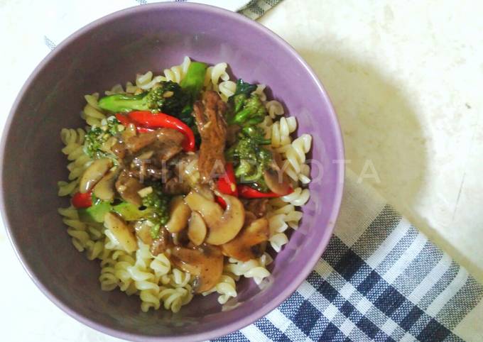 Resep Fusilli Siram Sapi Lada Hitam yang Menggugah Selera