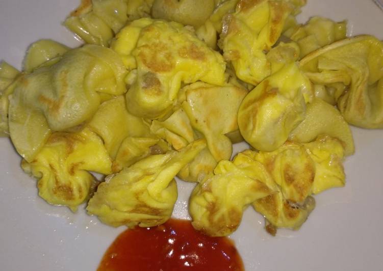 Pangsit Telor isi daging