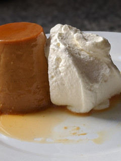 Una foto de Flan de dulce de leche (Proper)