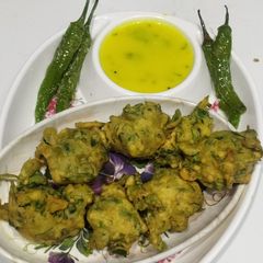 A picture of Methi Gota.