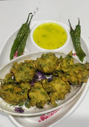 A picture of Methi Gota.