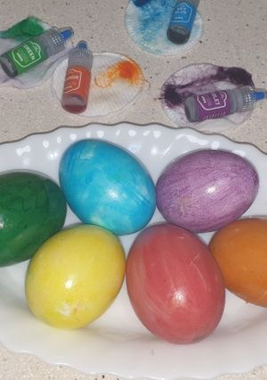Una foto de Huevos decorados para Pascua