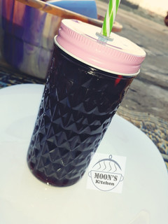 A picture of Zobo.