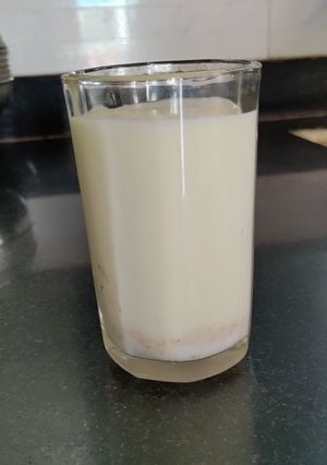 ડ્રાયફ્રુટ મિલ્ક (Dryfruit Milk Recipe In Gujarati) રેસીપી મુખ્ય ફોટો