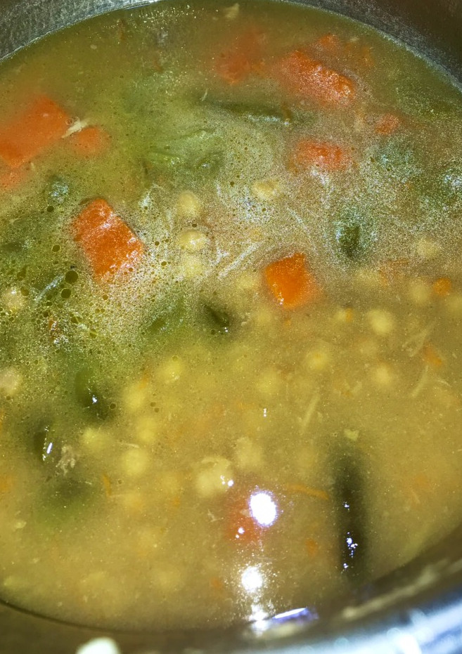 Una foto de Puchero y caldito