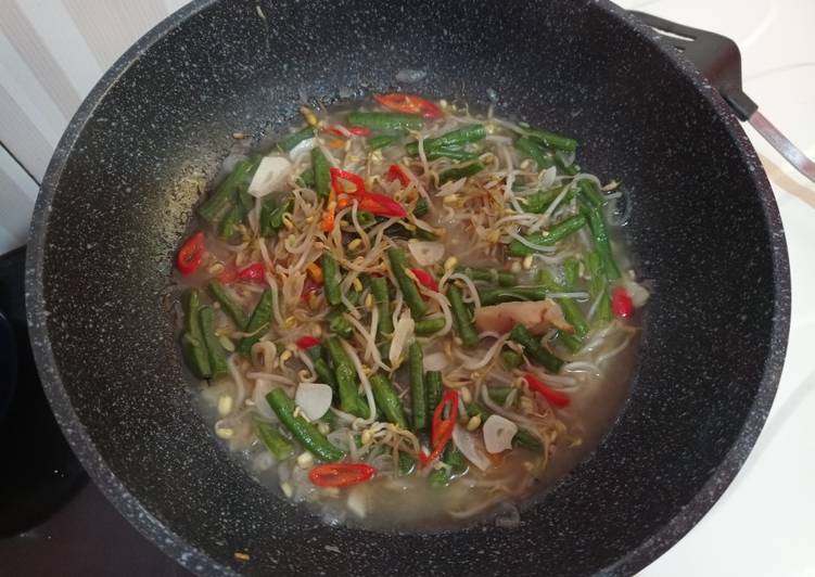 Bagaimana Menyiapkan Tumis toge kacang panjang Anti Gagal