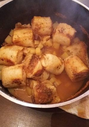 Una foto de Rollitos de harina en estofado Wickel Nudel (Wickel Klees) con estofado ALEMANES DEL VOLGA